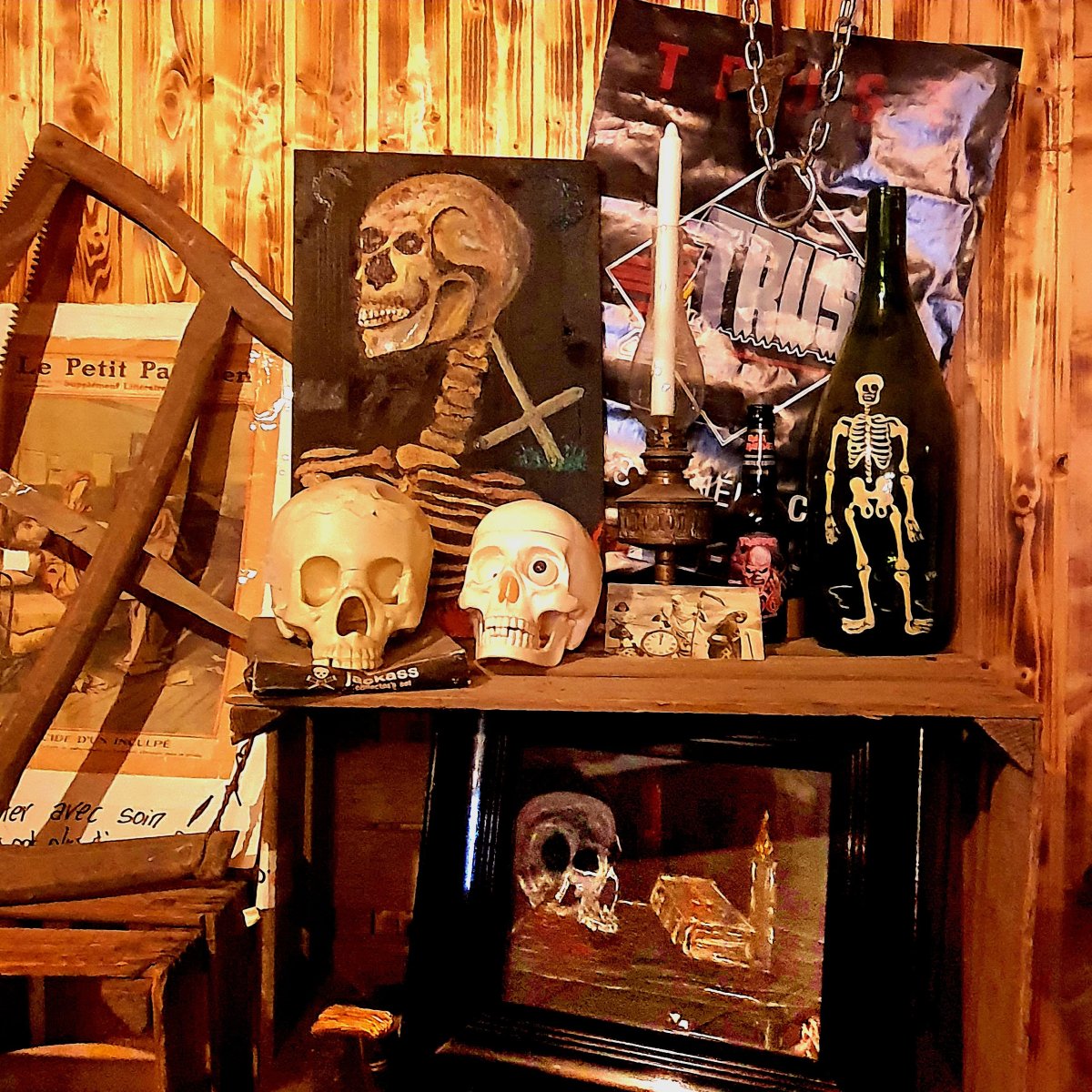 RIEN à vendre ici : créations.ou objets de collections diverses